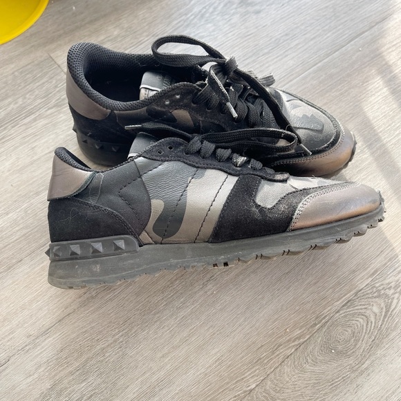 Valentino black rockstud sneakers - Picture 4 of 4